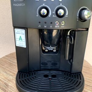 Автоматична кавоварка DeLonghi ESAM 4200 S Magnifica