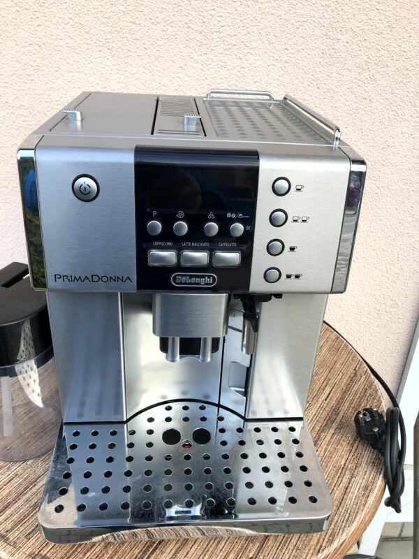 Кавомашина DeLonghi ESAM 6600 Primadonna